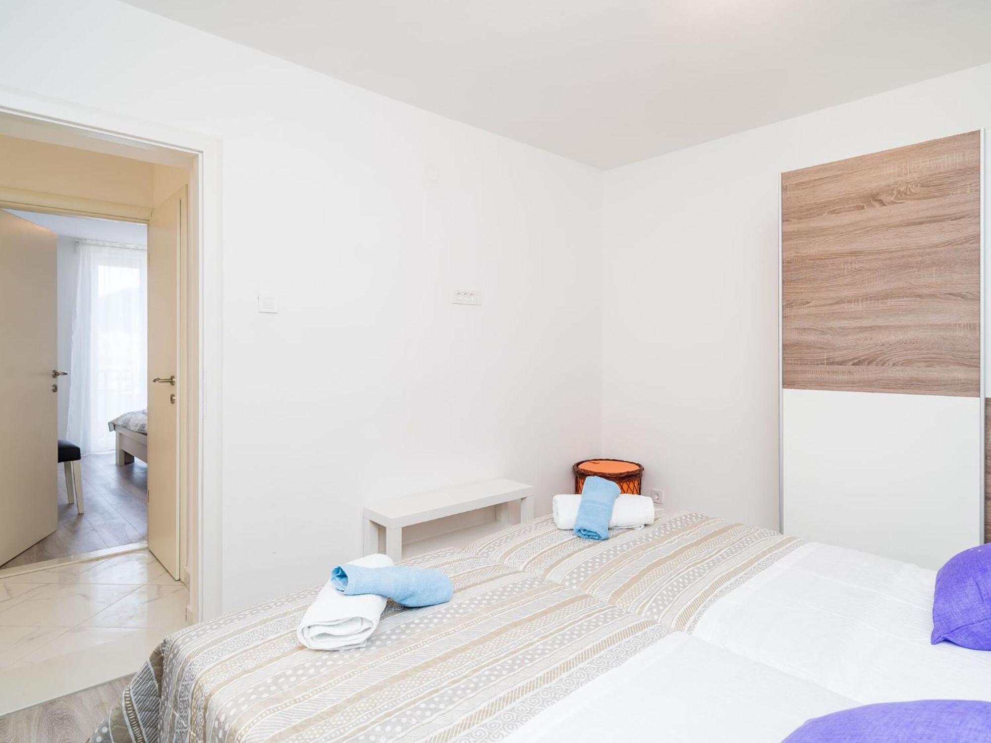 Cvjetkovi - Two Bedroom With Terrace And Sea View Apartment