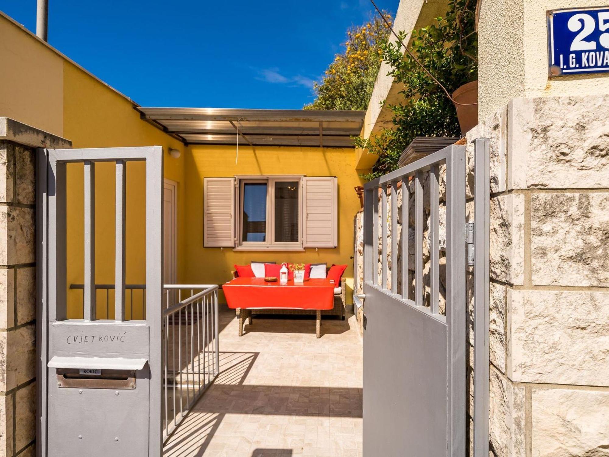 Cvjetkovi - Two Bedroom With Terrace And Sea View