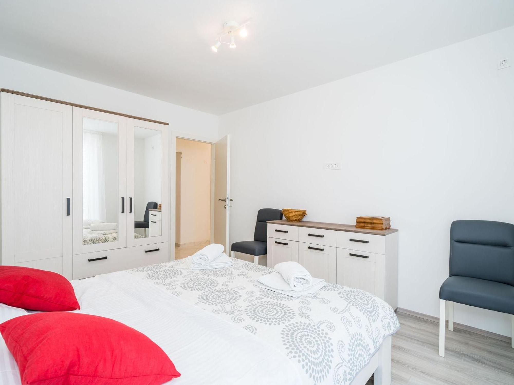 Cvjetkovi - Two Bedroom With Terrace And Sea View *