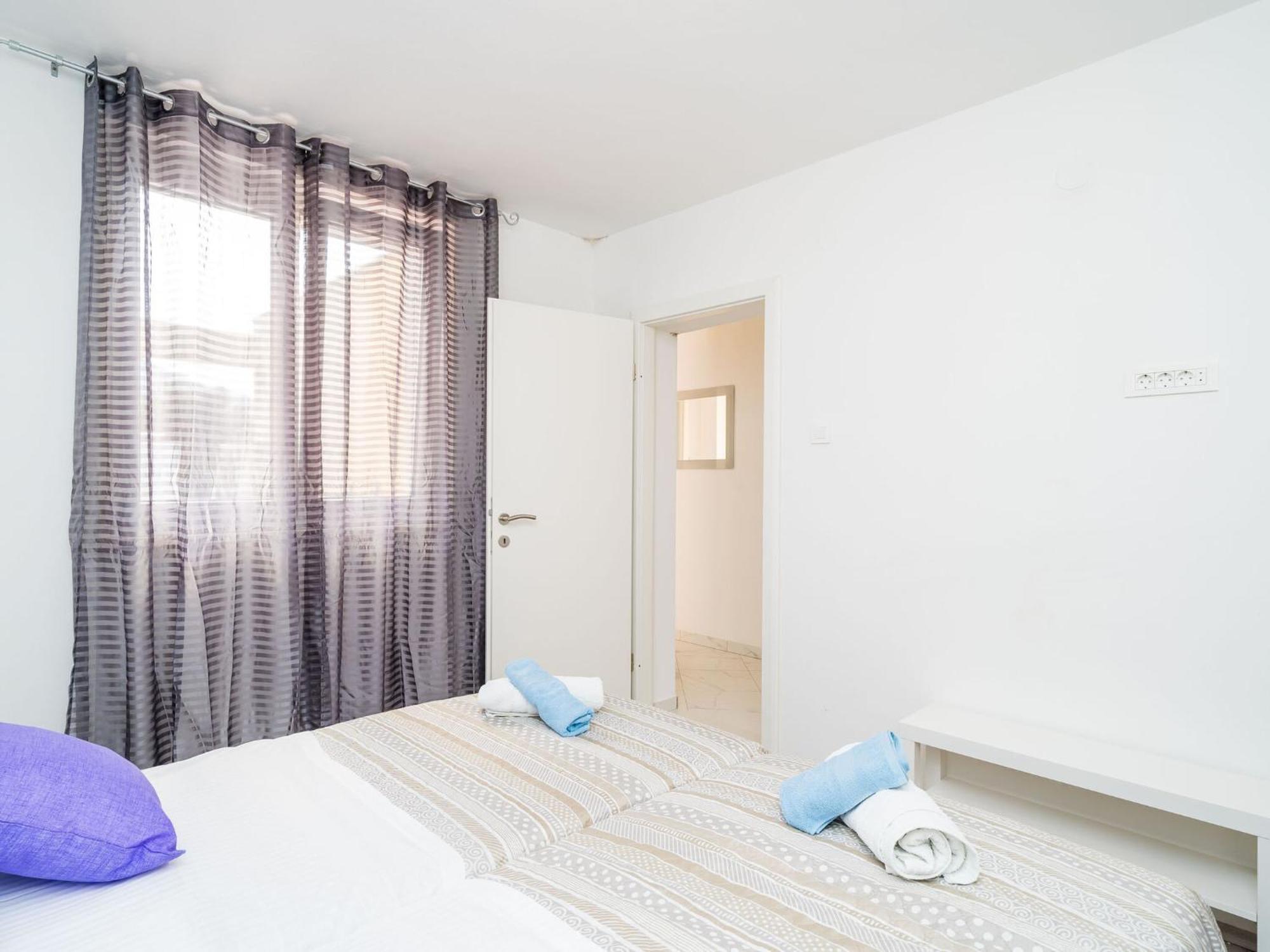 Cvjetkovi - Two Bedroom With Terrace And Sea View
